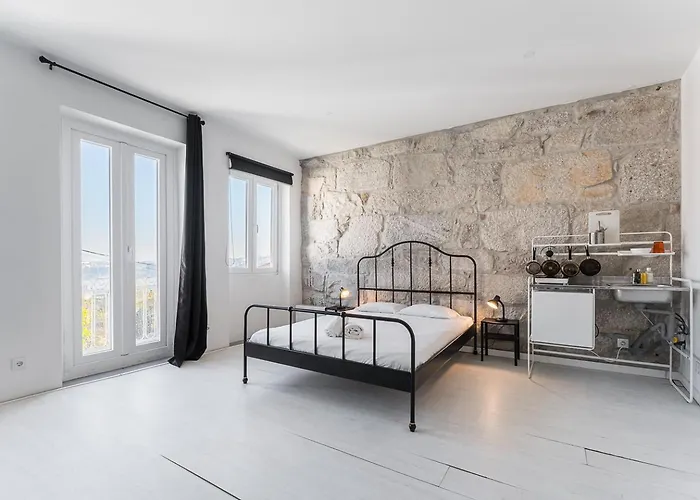 Portonest Downtown * Порту